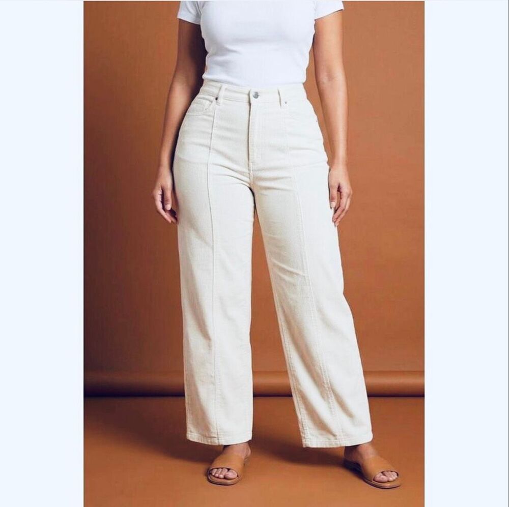 Universal Thread White Straight Leg Pants Size 4